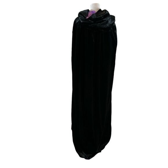 Ladies Long‎ Black Velvet Hooded Robe with Purple Satin Lining One Size - Picture 7 of 11